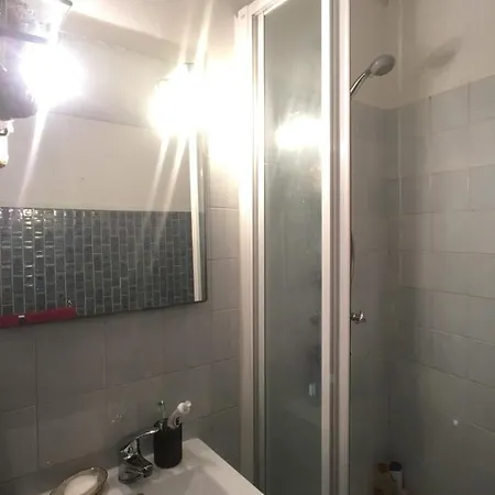 Superb Bright Apt Near Montmartre شقة