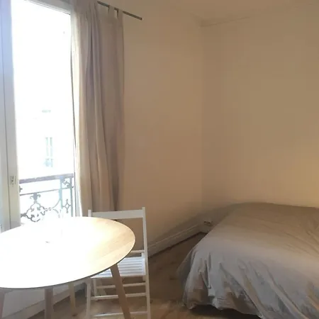 Superb Bright Apt Near Montmartre شقة *